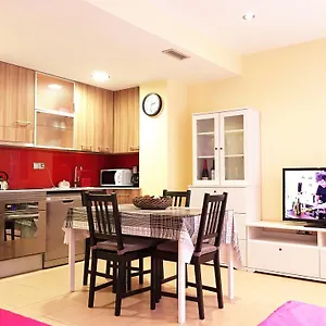 lloret-beach-apartments.topcostabravahotels.com/